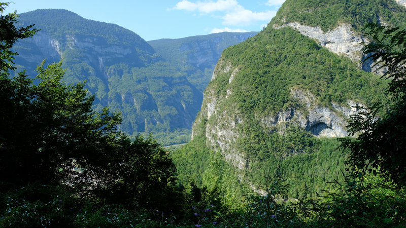 2017-08-29_103758 trentino-suedtirol-2017.jpg - Grignotal mndet in das Brentatal